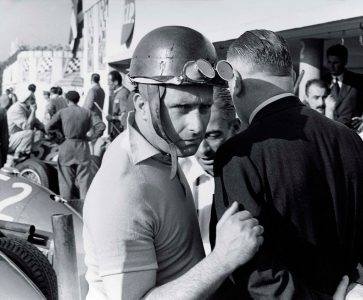 Juan-Manuel-Fangio Juan-Manuel-Fangio